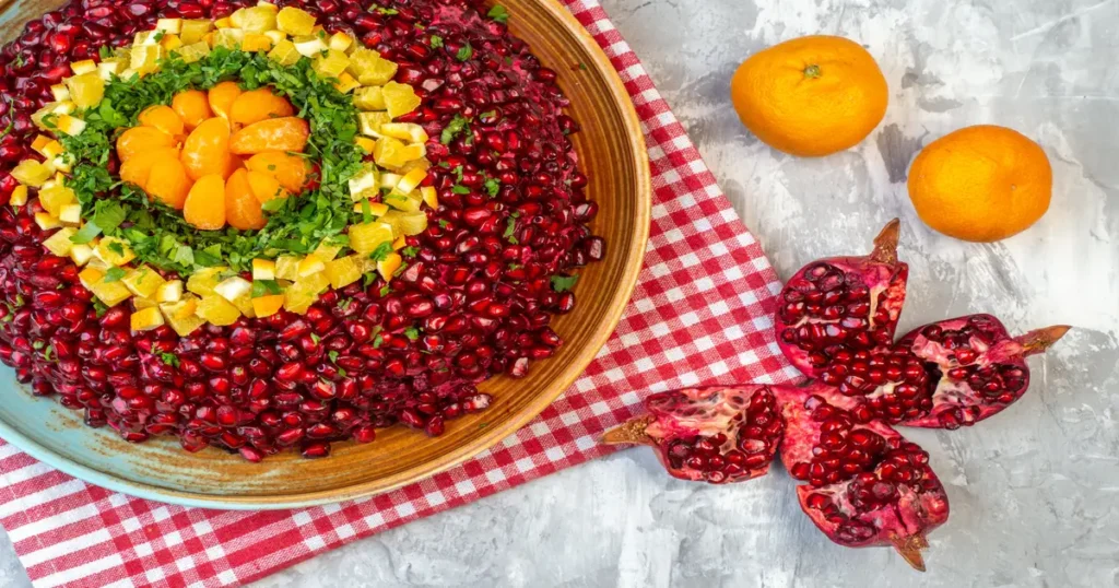 spinach pomegranate salad